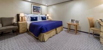 Britannia Deluxe Inside